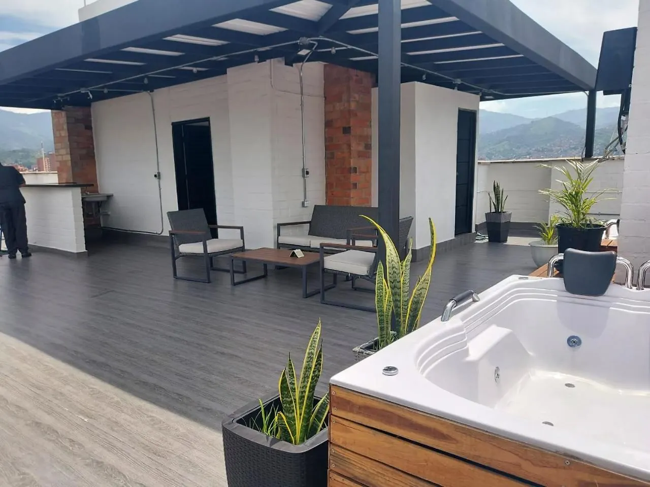 Penthouse Rooftop Terrace Gem In The Sky-Laureles 麦德林 0*,