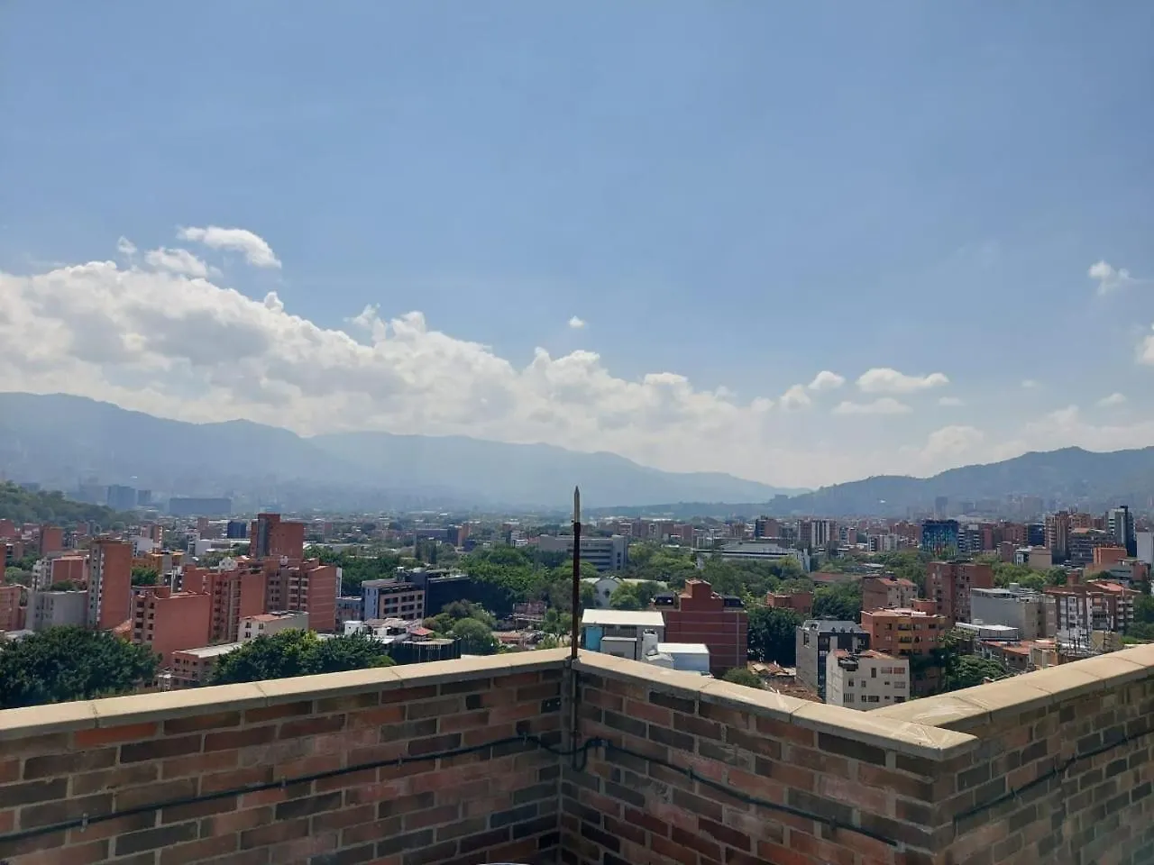 Penthouse Rooftop Terrace Gem In The Sky-Laureles 麦德林